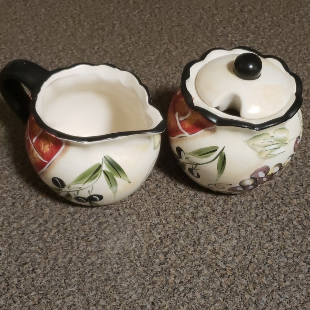 🆕️NWOT D'Lusso milk and creamer set